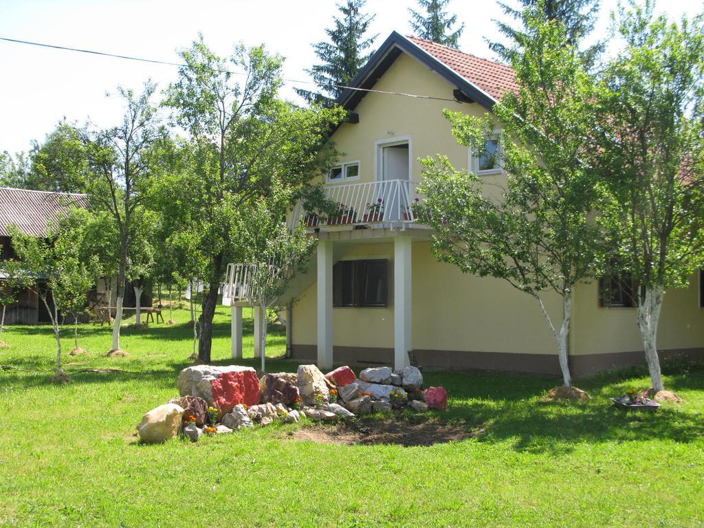 Apartments Eco Forest Resort Rakovica Luaran gambar